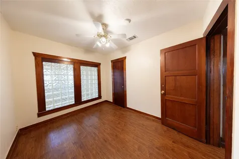 1229 W 21st Street Houston TX 77008