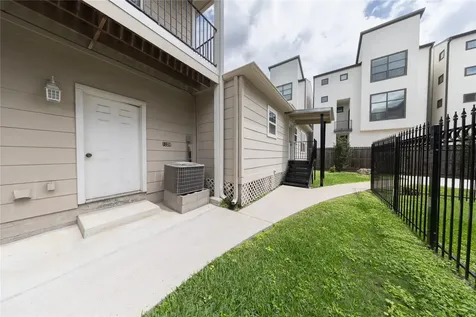 1229 W 21st Street Houston TX 77008