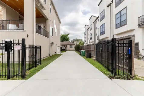 1229 W 21st Street Houston TX 77008