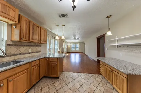 1229 W 21st Street Houston TX 77008