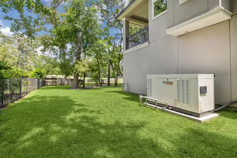 11 Twin Greens Court Houston TX 77339