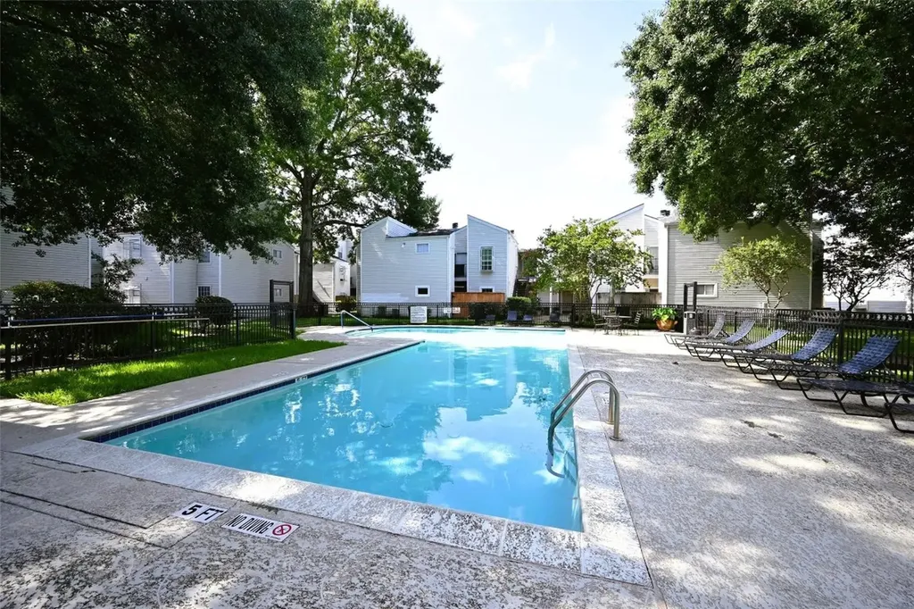 9809 Richmond Avenue G1 Houston TX 77042