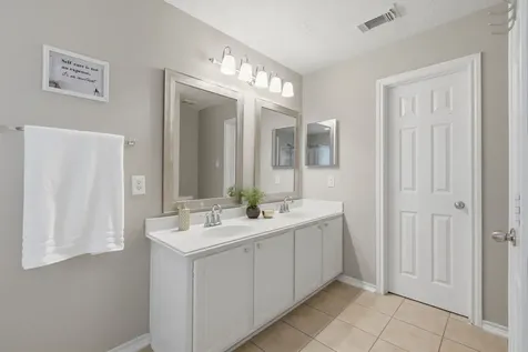 71 S Burberry Park Circle The Woodlands TX 77382