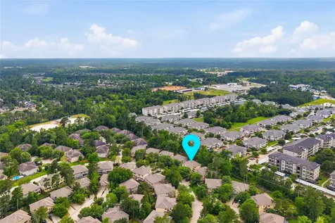 71 S Burberry Park Circle The Woodlands TX 77382