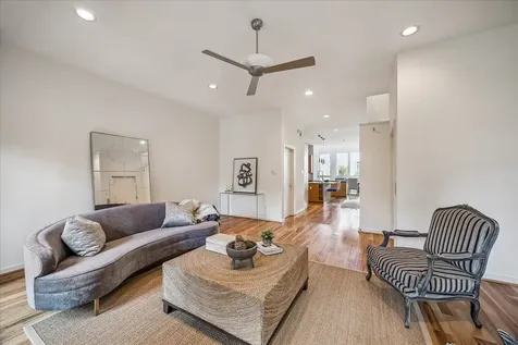 530 W 26th Street Houston TX 77008