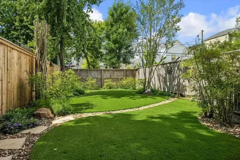 530 W 26th Street Houston TX 77008