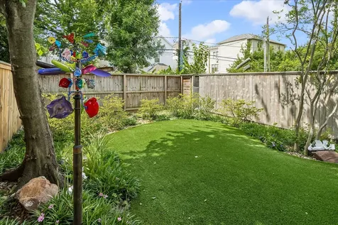 530 W 26th Street Houston TX 77008