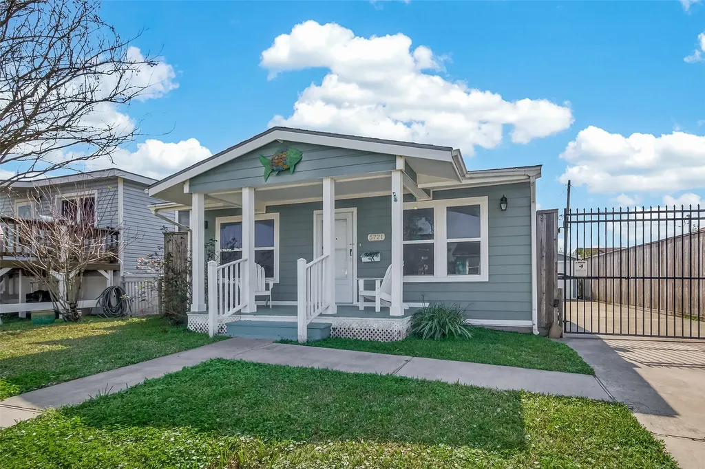 5721 Sylvia Drive Galveston TX 77551