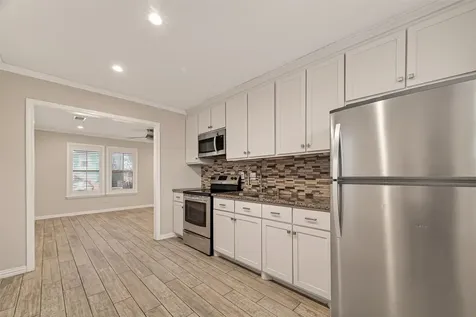 5721 Sylvia Drive Galveston TX 77551