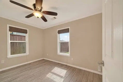 5721 Sylvia Drive Galveston TX 77551