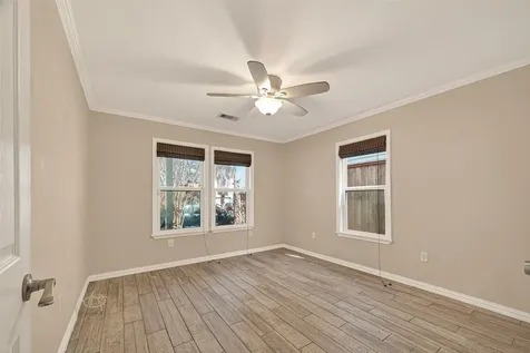 5721 Sylvia Drive Galveston TX 77551