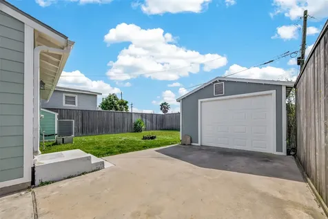 5721 Sylvia Drive Galveston TX 77551