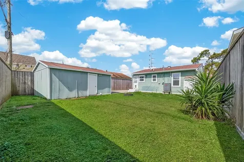 5721 Sylvia Drive Galveston TX 77551