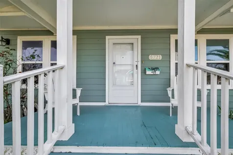 5721 Sylvia Drive Galveston TX 77551