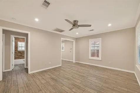 5721 Sylvia Drive Galveston TX 77551