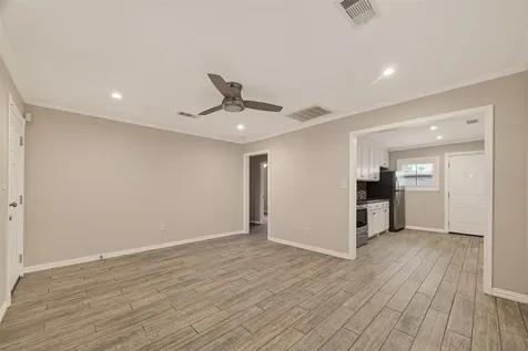 5721 Sylvia Drive Galveston TX 77551