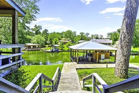 305 Lakeshore Drive Onalaska TX 77360