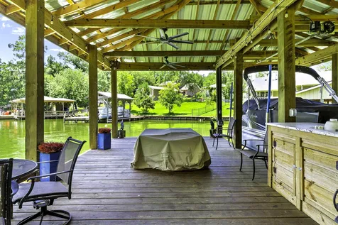 305 Lakeshore Drive Onalaska TX 77360