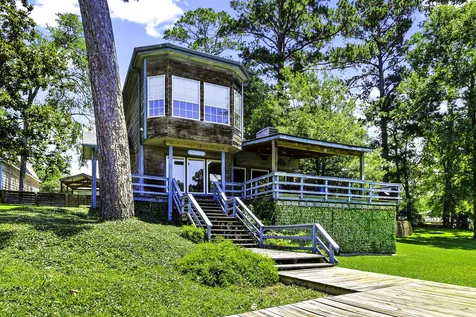 305 Lakeshore Drive Onalaska TX 77360