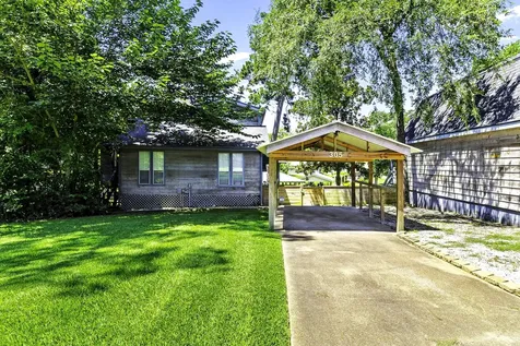 305 Lakeshore Drive Onalaska TX 77360