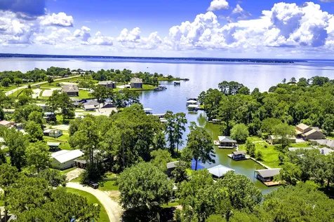 305 Lakeshore Drive Onalaska TX 77360