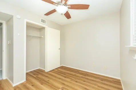 7128 N Holiday Drive Galveston TX 77550