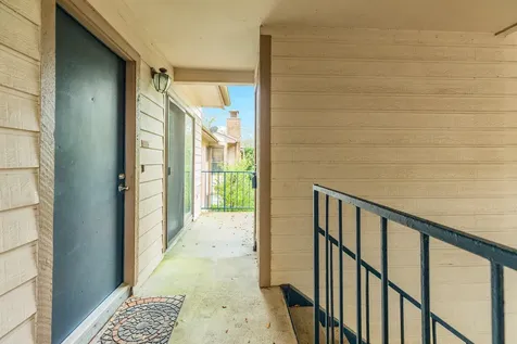 7128 N Holiday Drive Galveston TX 77550