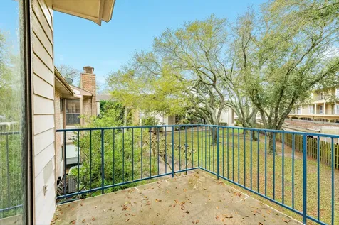 7128 N Holiday Drive Galveston TX 77550