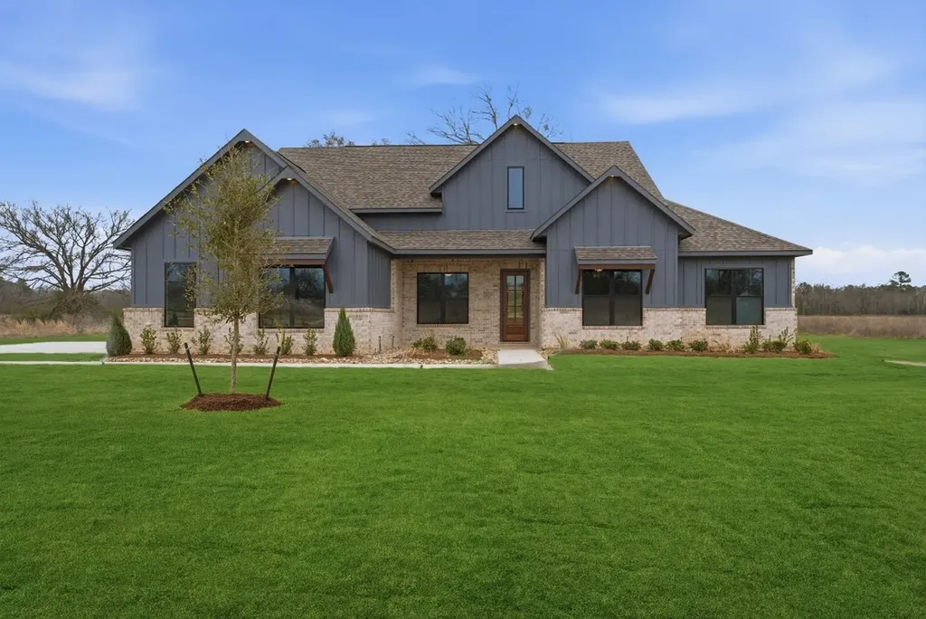 124 El Paso Bend New Waverly TX 77358