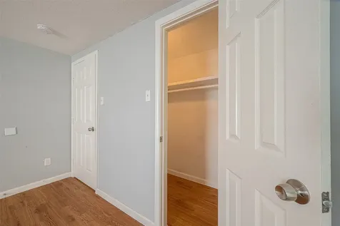 5619 Willow Glen Drive Houston TX 77033