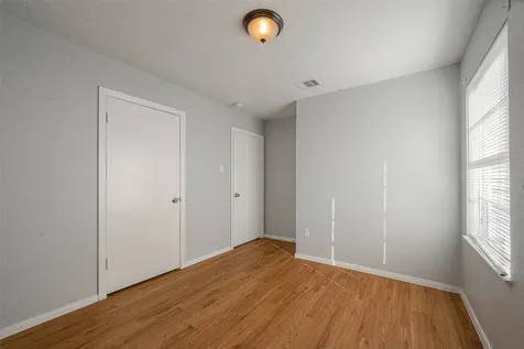 5619 Willow Glen Drive Houston TX 77033