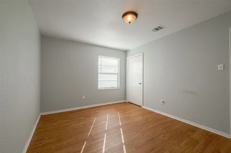 5619 Willow Glen Drive Houston TX 77033