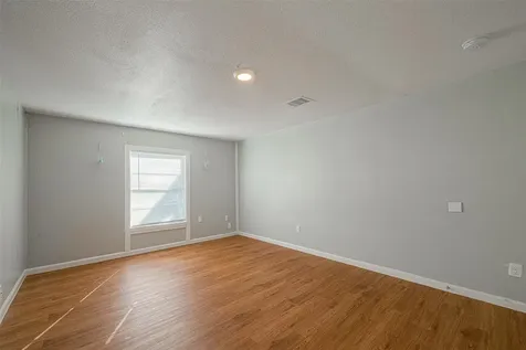 5619 Willow Glen Drive Houston TX 77033