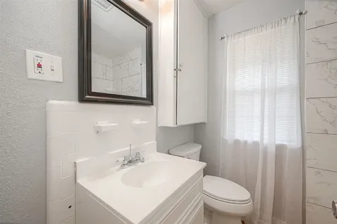 5619 Willow Glen Drive Houston TX 77033