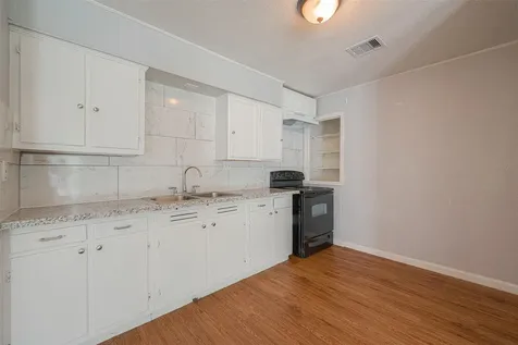 5619 Willow Glen Drive Houston TX 77033