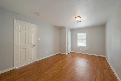 5619 Willow Glen Drive Houston TX 77033