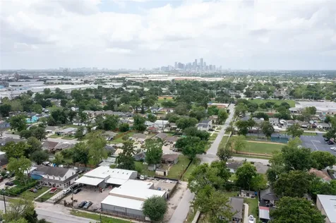 1005 Majestic Street Houston TX 77020