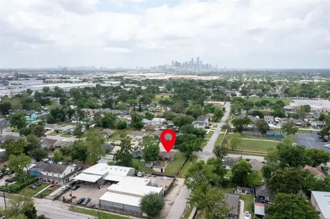 1005 Majestic Street Houston TX 77020