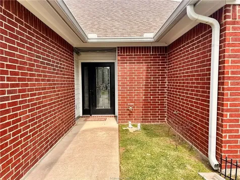 104 Frost Creek Avenue Groesbeck TX 76642