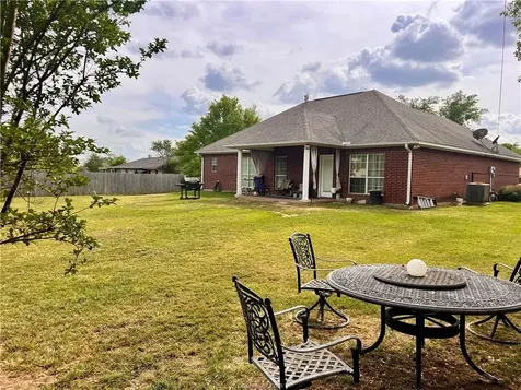 104 Frost Creek Avenue Groesbeck TX 76642