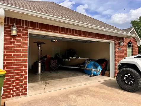 104 Frost Creek Avenue Groesbeck TX 76642