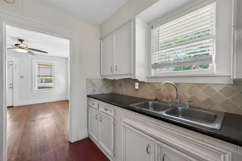 231 Lakeview Drive Sugar Land TX 77498