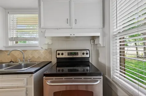 231 Lakeview Drive Sugar Land TX 77498