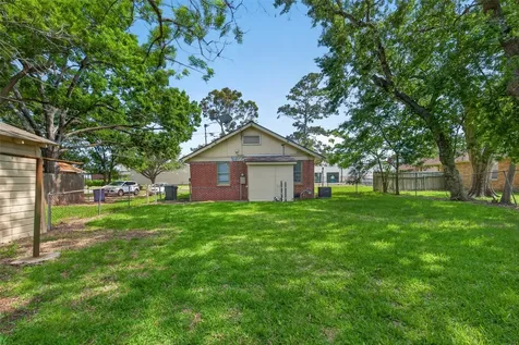 231 Lakeview Drive Sugar Land TX 77498