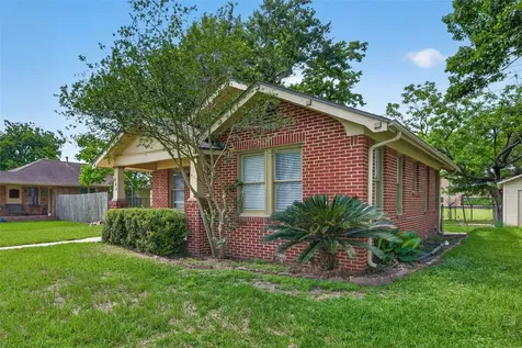 231 Lakeview Drive Sugar Land TX 77498