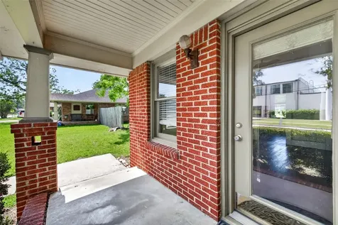 231 Lakeview Drive Sugar Land TX 77498