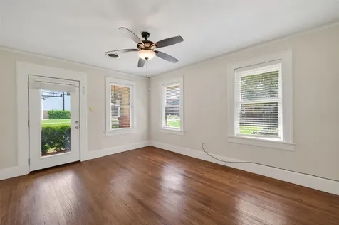 231 Lakeview Drive Sugar Land TX 77498