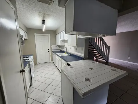 6118 Linnhaven Drive Houston TX 77072
