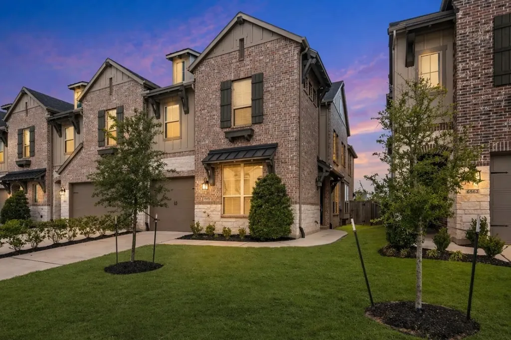 6566 Scarlet Pond Lane Fulshear TX 77441