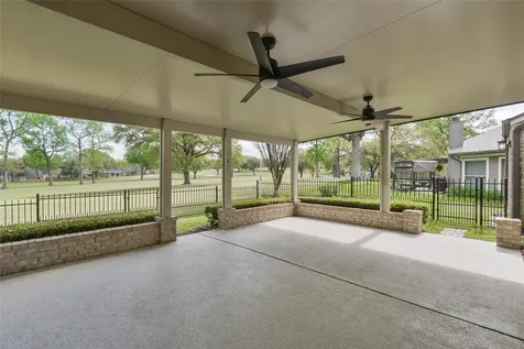 20 Golfview Manor Road Huntsville TX 77340